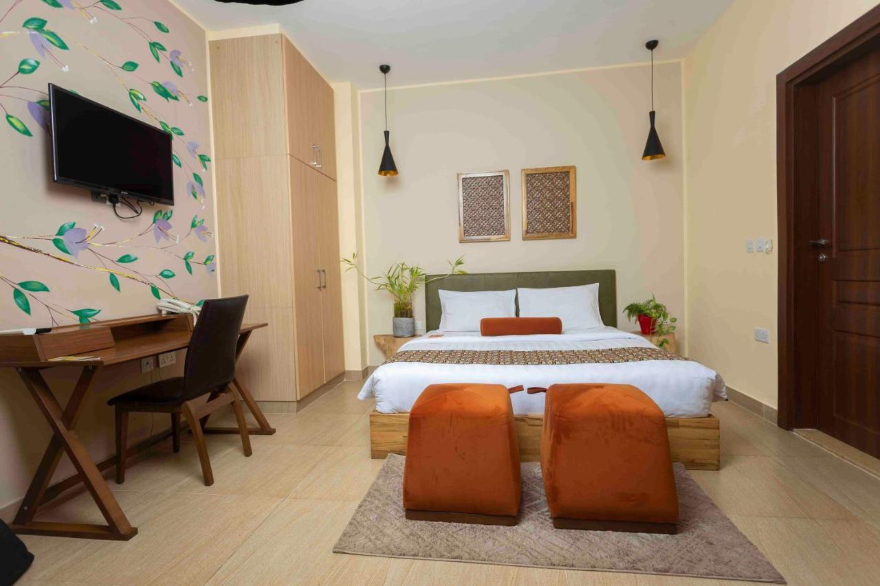 Roots Hotel Accra Exterior photo